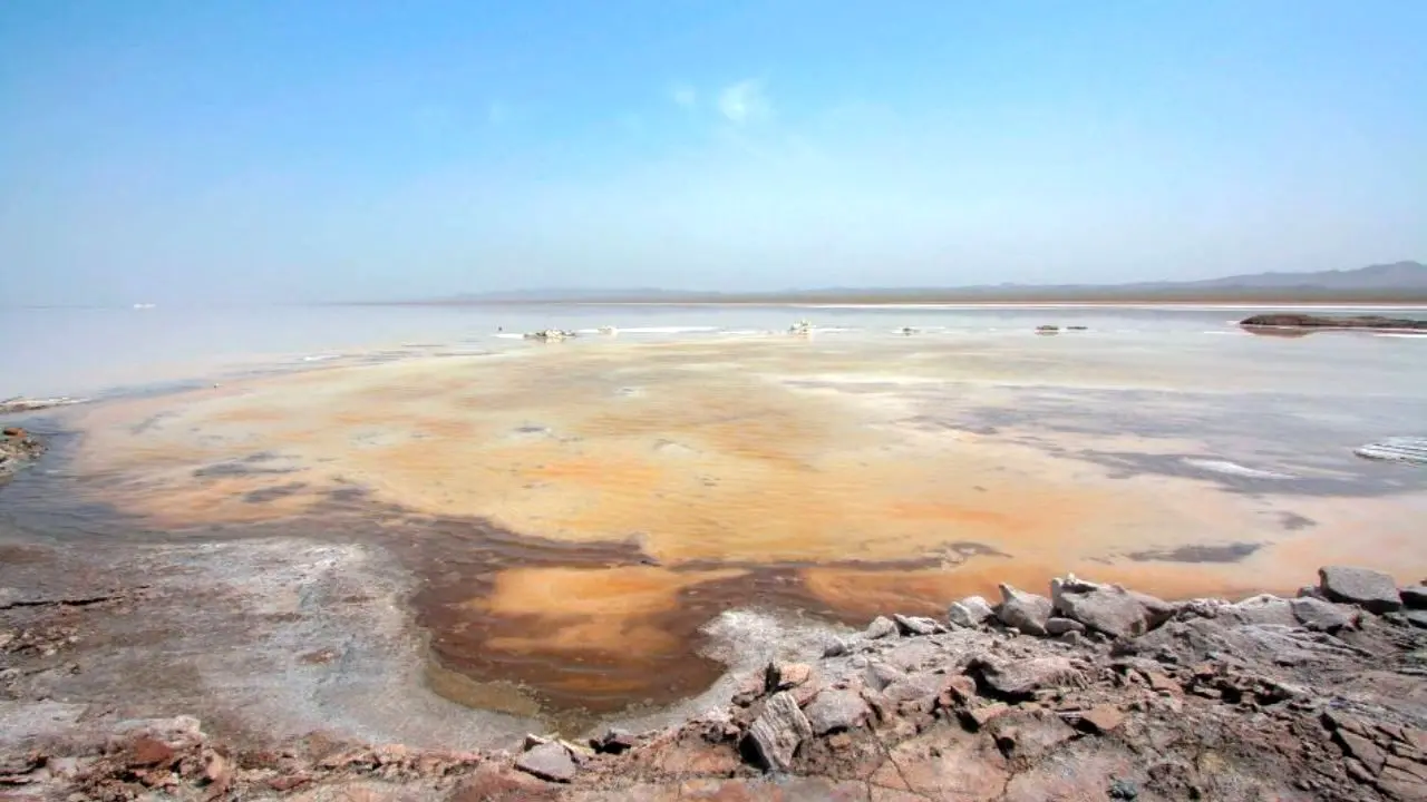 وضعیت وخیم دریاچه نمک/ ضرورت تشکیل کارگروه ویژه