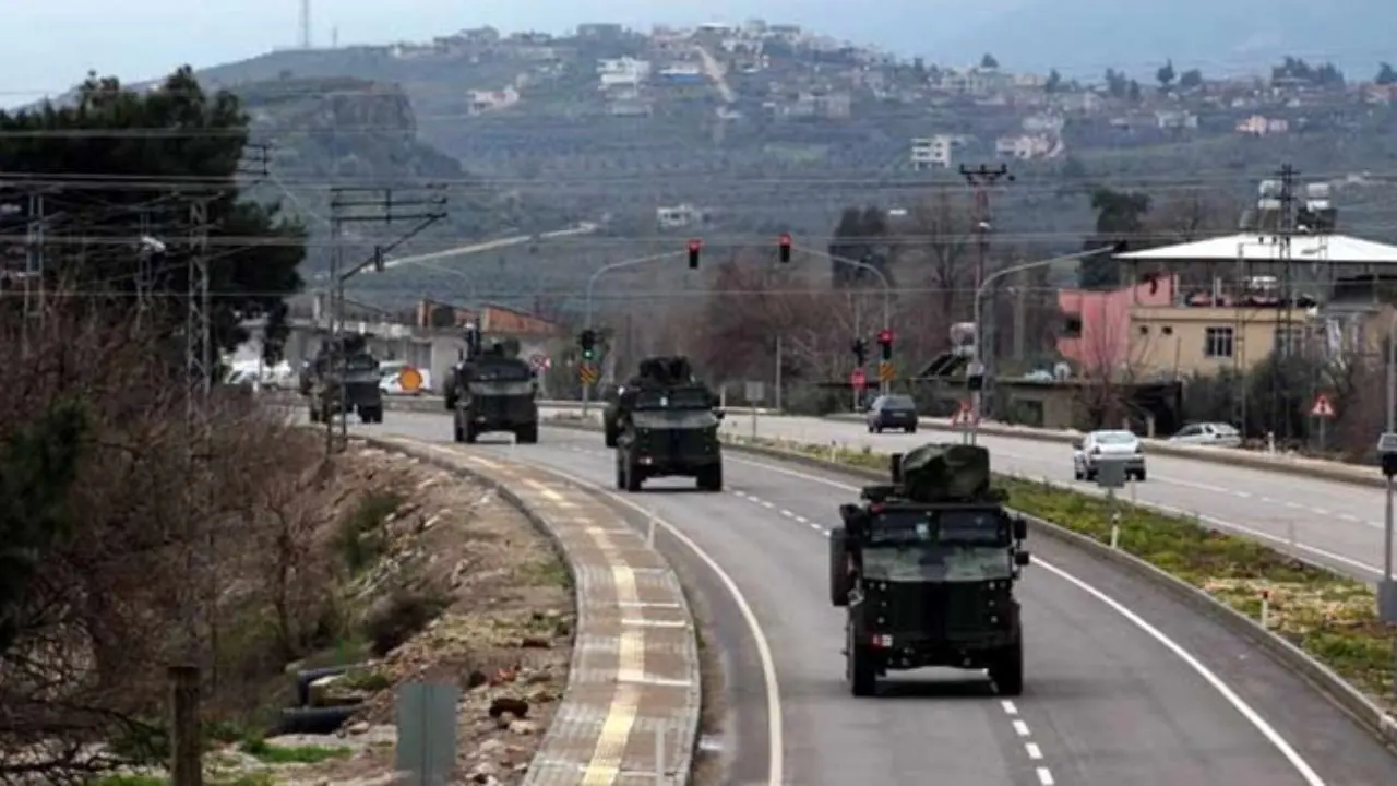 خودروهای زرهی و نظامیان ارتش ترکیه در مرز سوریه مستقر شدند