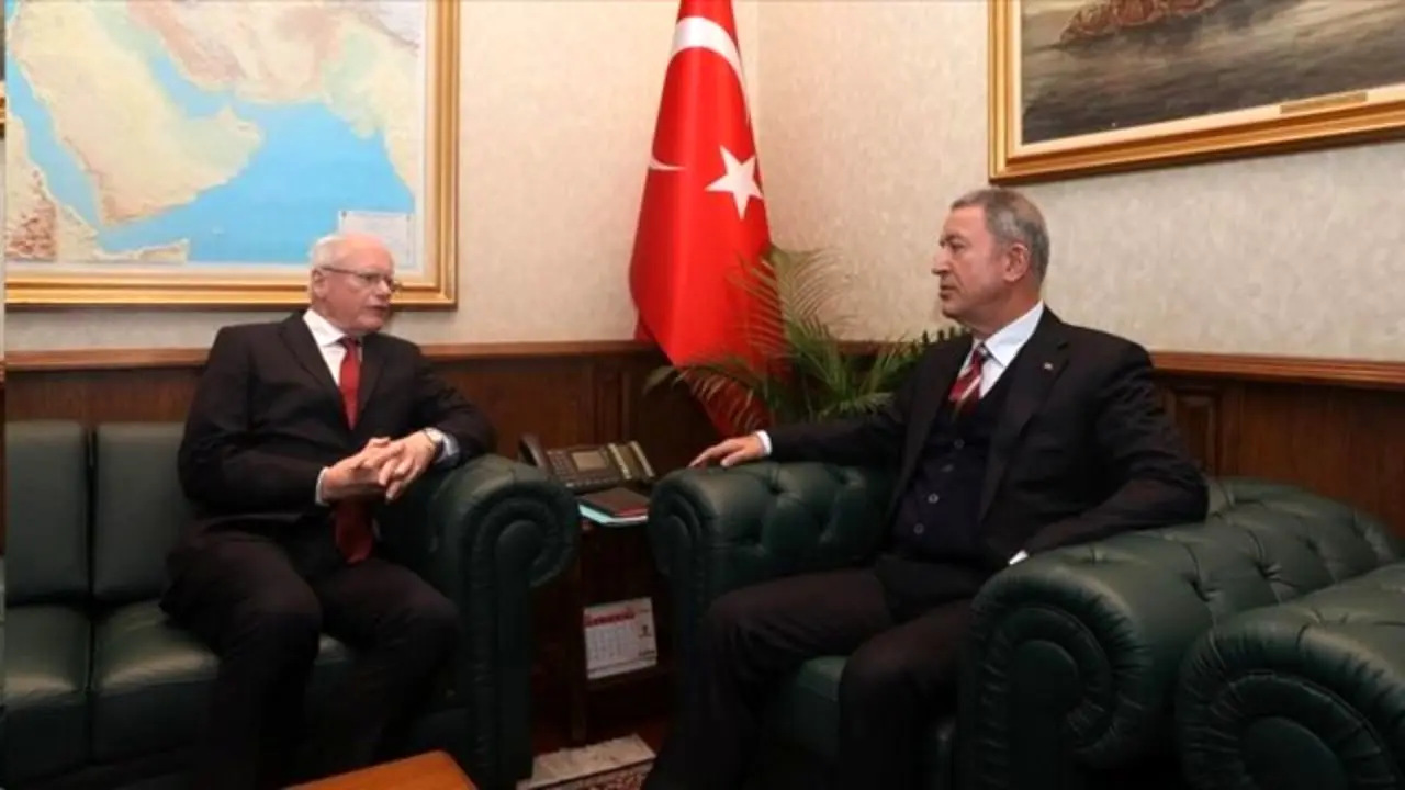 وزیر دفاع ترکیه و نماینده ویژه آمریکا در امور سوریه دیدار کردند