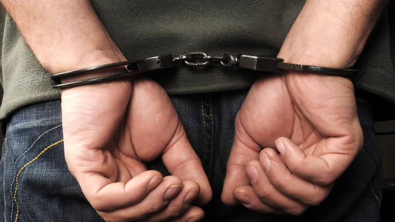 دستگیری اعضای باند جعل سند و پلاک خودرو‌های گران قیمت