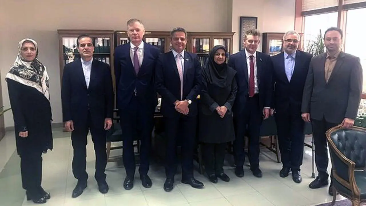 سفیر انگلیس در تهران با مقامات بانک مرکزی دیدار کردند
