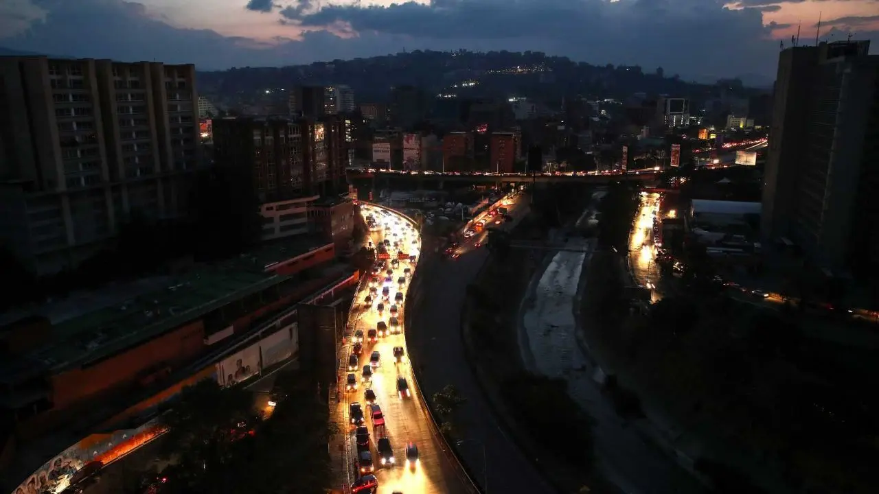 قطع برق مدارس و شرکت‌های ونزوئلا را تعطیل کرد