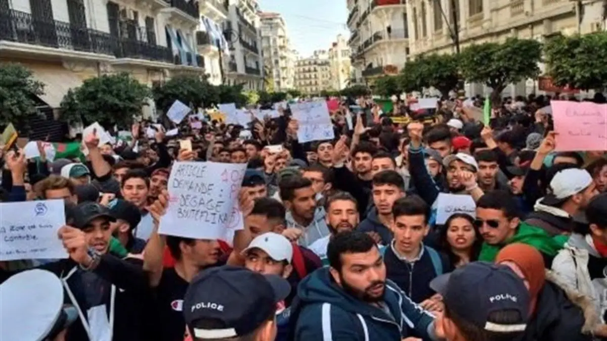گسترش اعتراضات مردم الجزایر به آن سوی مرز‌ها