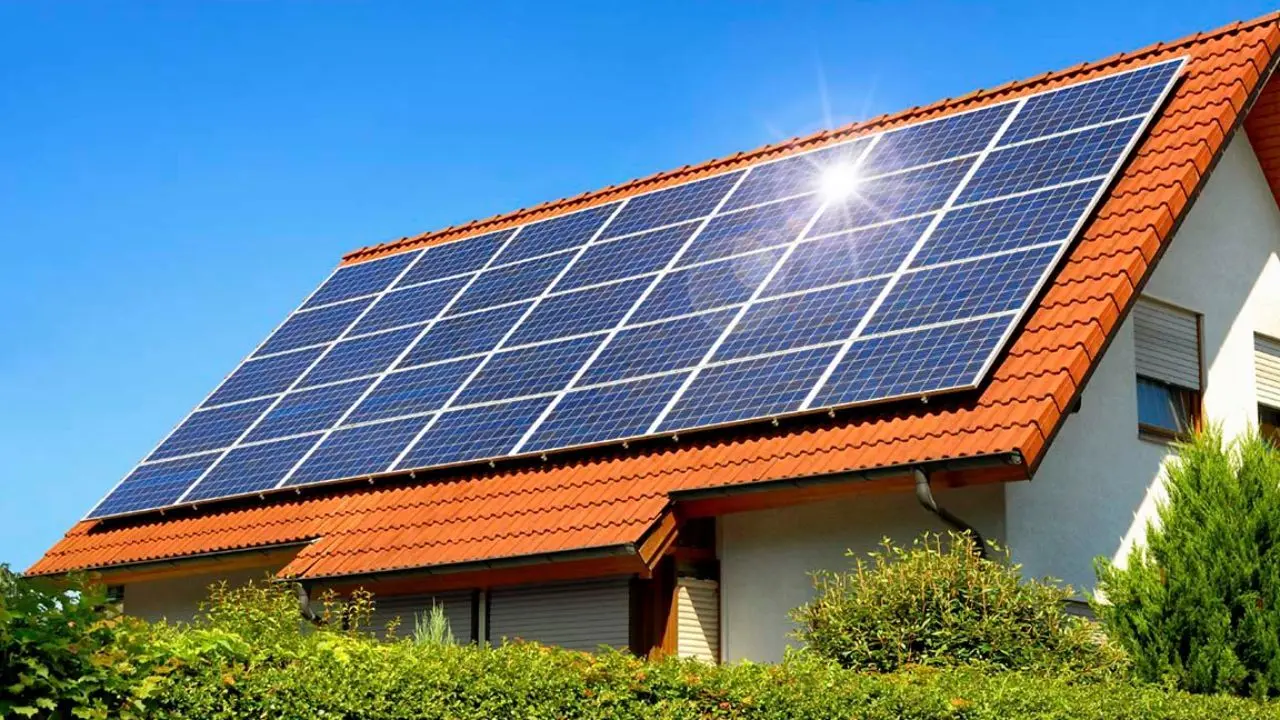 تولید پنل‌های خورشیدی ترکیبی خانگی