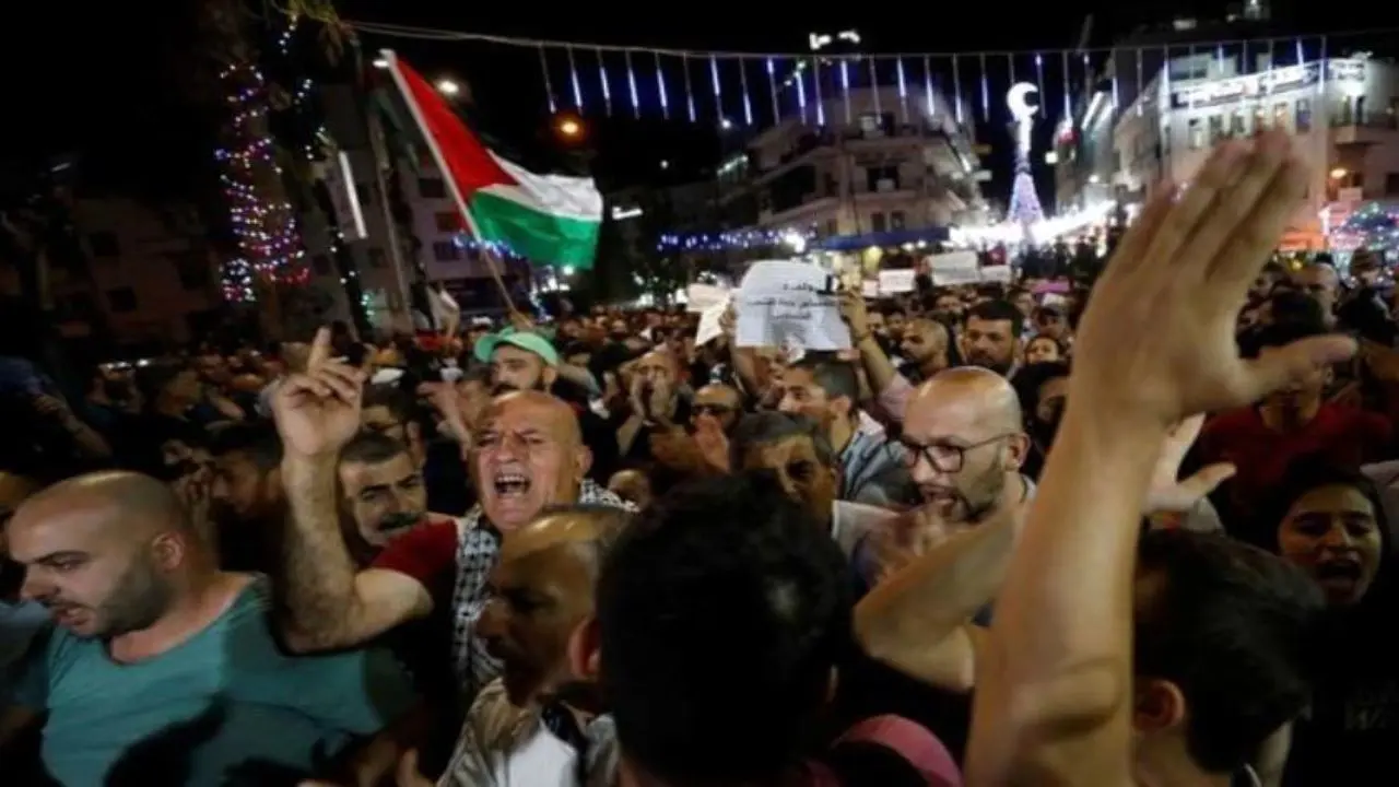 تظاهرات گسترده در غزه علیه محمود عباس