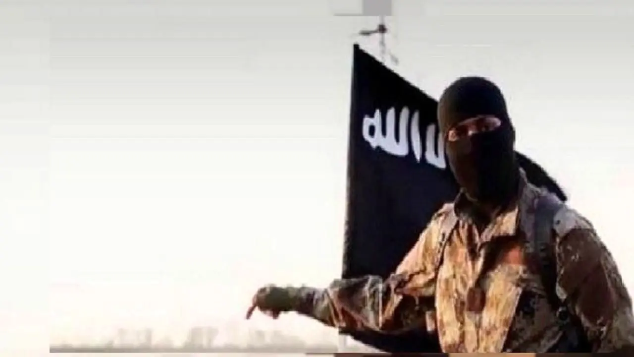 تردد داعشی‌ها با لباس زنانه در الباغوز + ویدئو