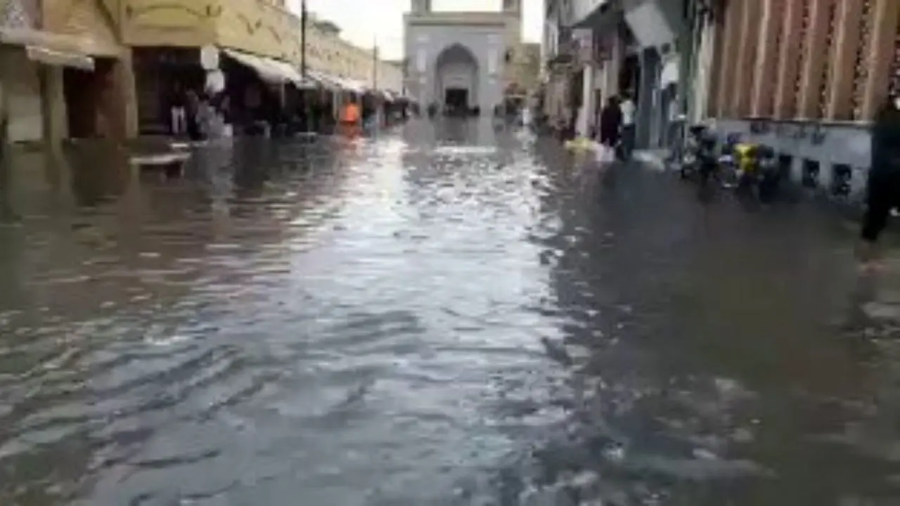 بازار وکیل شیراز در محاصره سیل + ویدئو
