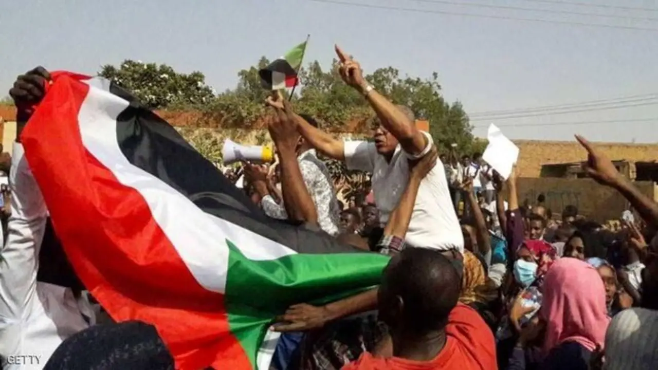 اعتراضات در سودان همزمان با ادای سوگند دولت جدید ادامه دارد