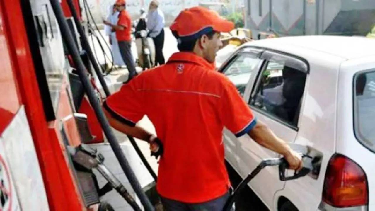 نرخ سوخت در پاکستان افزایش یافت