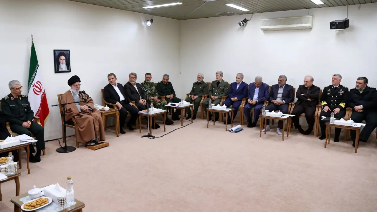 همه اقدامات لازم تا رفع مشکلات مردم سیل‌زده با جدیت ادامه یابد/ این حادثه باید درس عبرت باشد تا در طرح‌های مختلف آینده همه جوانب مختلف دیده و آینده‌نگری لازم و جامع انجام شود/ باید از روحیه بسیج‌شوندگی مردم استفاده کرد