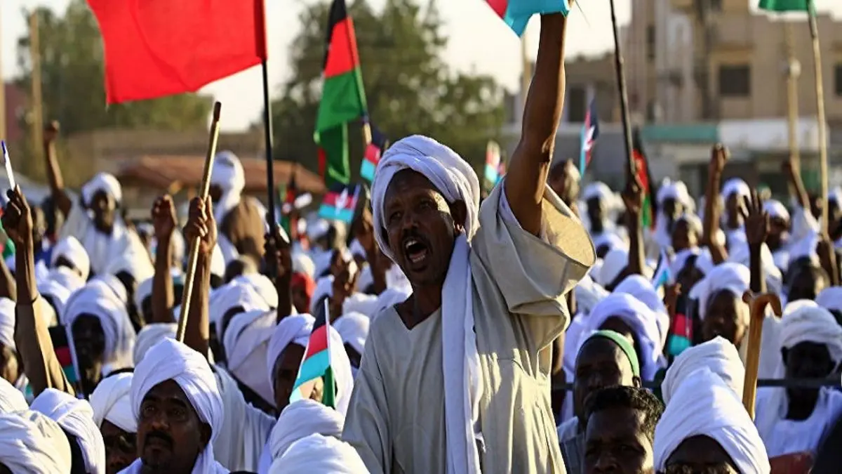 سقوط نظام البشیر نقطه اتحاد اپوزیسیون سودان است/ تشکیل دولت انتقالی تنها راهکار توقف جنبش‌های اعتراض‌آمیز