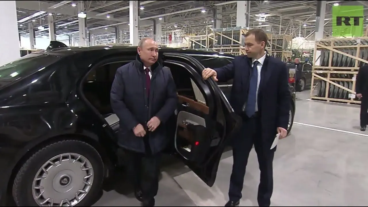 واکنش جالب پوتین در افتتاحیه کارخانه مرسدس بنز روسیه + ویدئو