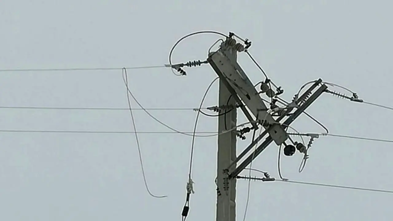 آخرین وضعیت شبکه برق بعد از بارش‌های شدید/قطع برق در گلستان و زابل