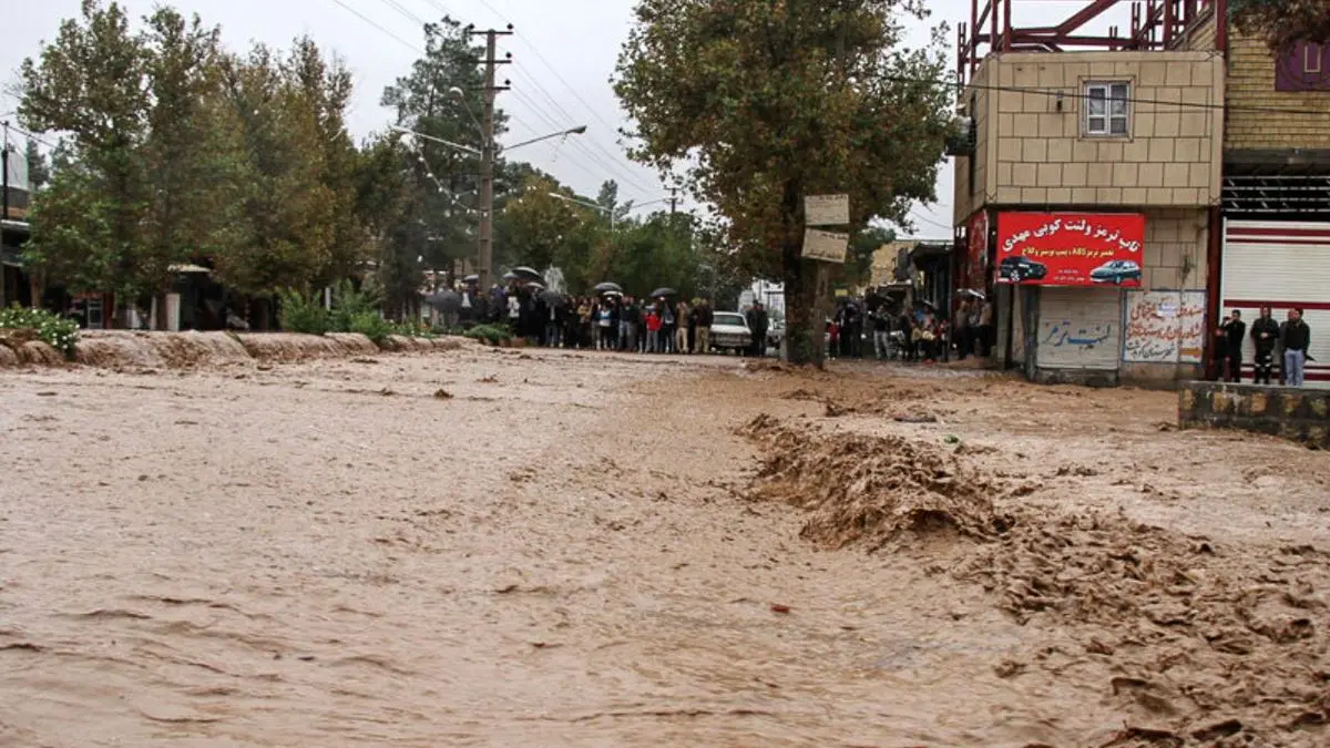 سیل سبب افزایش حجم بیکاران لرستان می‌شود/ واحدهای دامپروری و کشاورزی مناطق سیل‌زده به طور کامل تخریب شدند/ تخریب زیر ساخت‌ها مهمترین دغدغه فعالان اقتصادی است