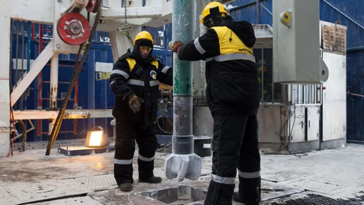 کاهش تولید روزانه نفت روسیه تا 120 هزار بشکه