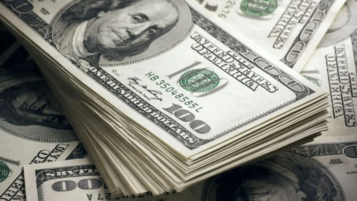 دلار در معاملات جهانی عقب نشست