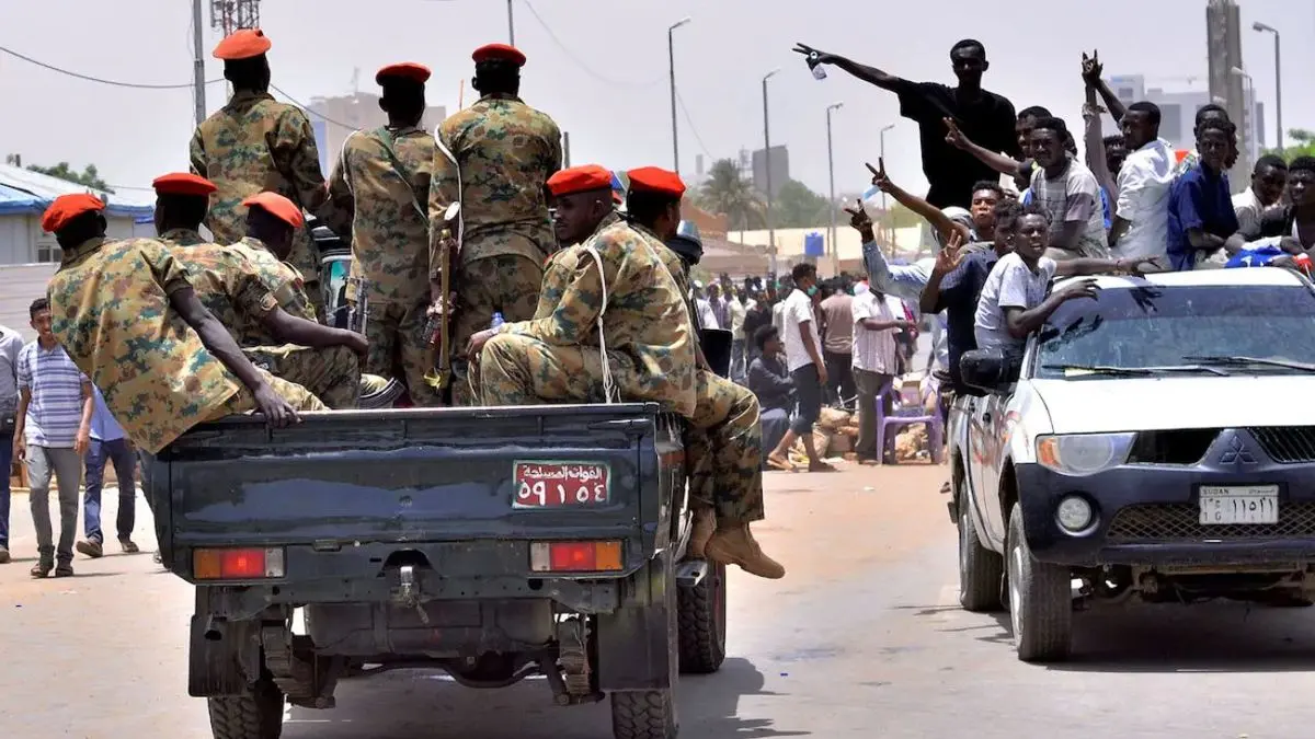 ارتشبد عوف به عنوان رییس شورای نظامی انتقالی سودان سوگند خورد