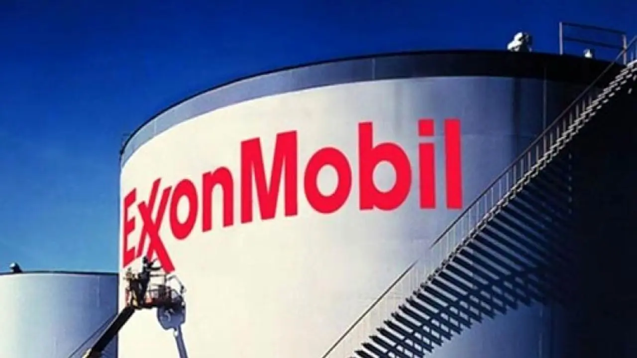 اعتراض به نفت سمی دولت آمریکا