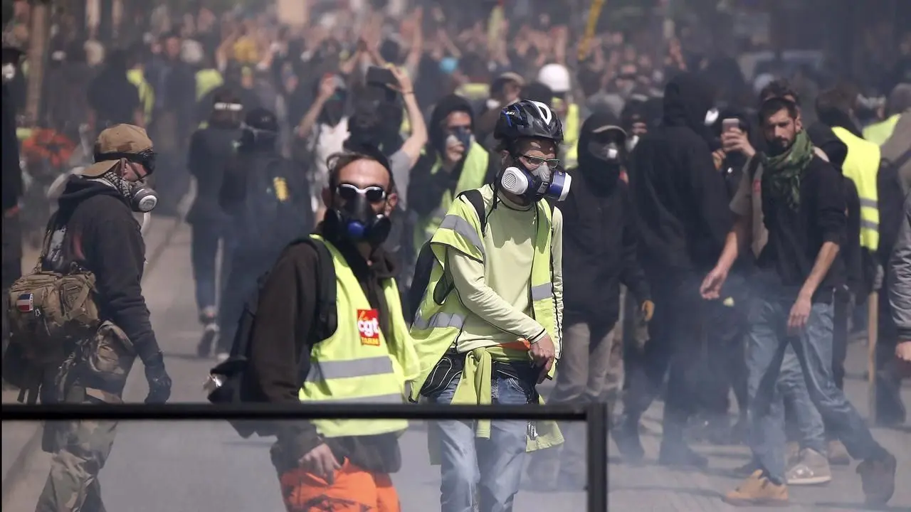 درگیری بین پلیس فرانسه و معترضان جلیقه‌زرد + ویدئو
