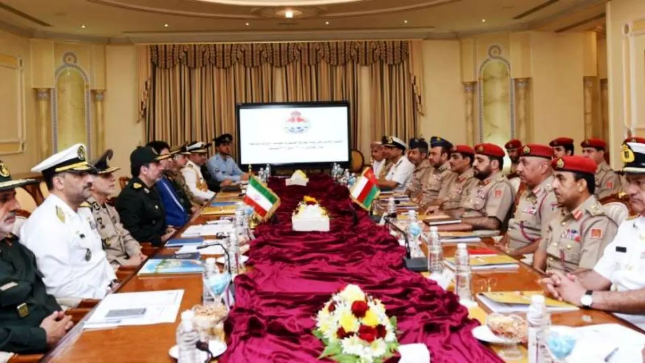 رییس ستاد مشترک ایران با همتای عمانی خود دیدار کرد