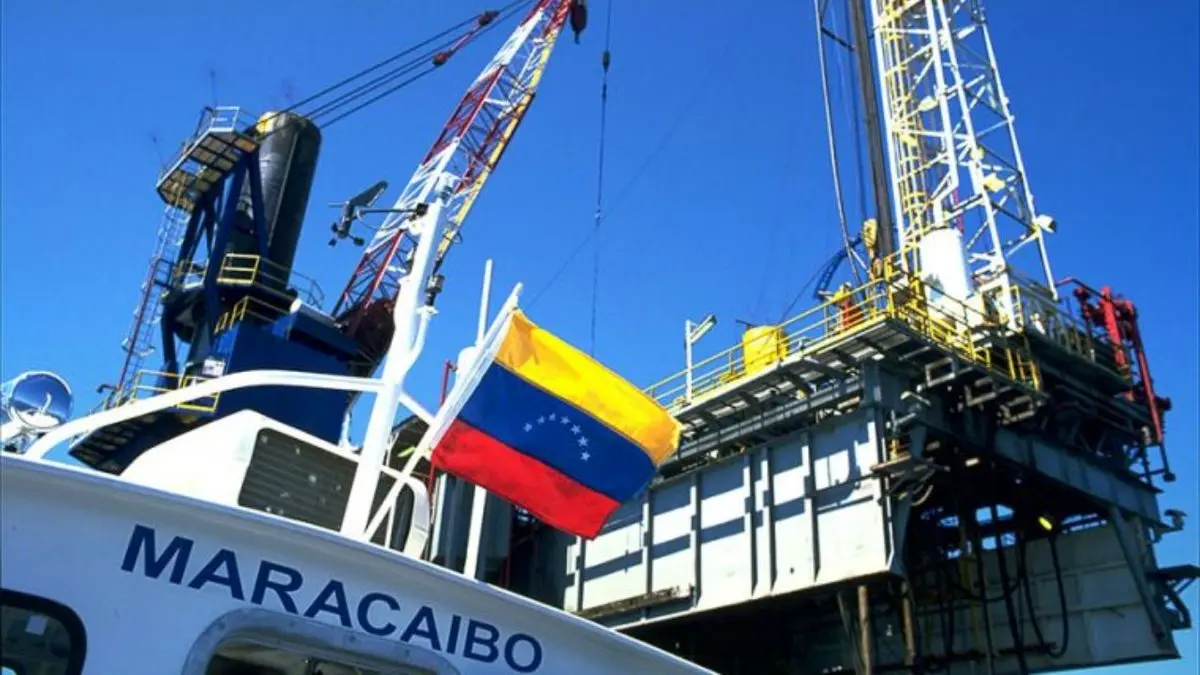 کشتی های حامل نفت ونزوئلا هدف تحریم قرار گرفتند