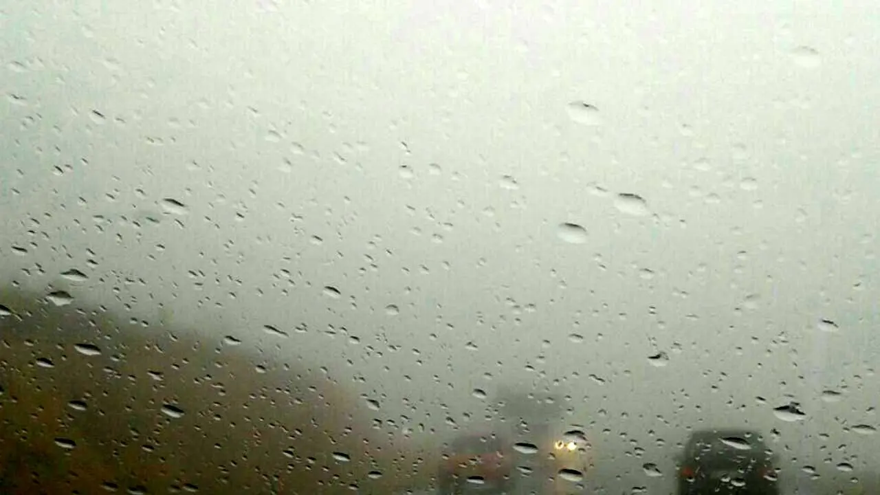 10 جاده استانی کشور درگیر مه و باران