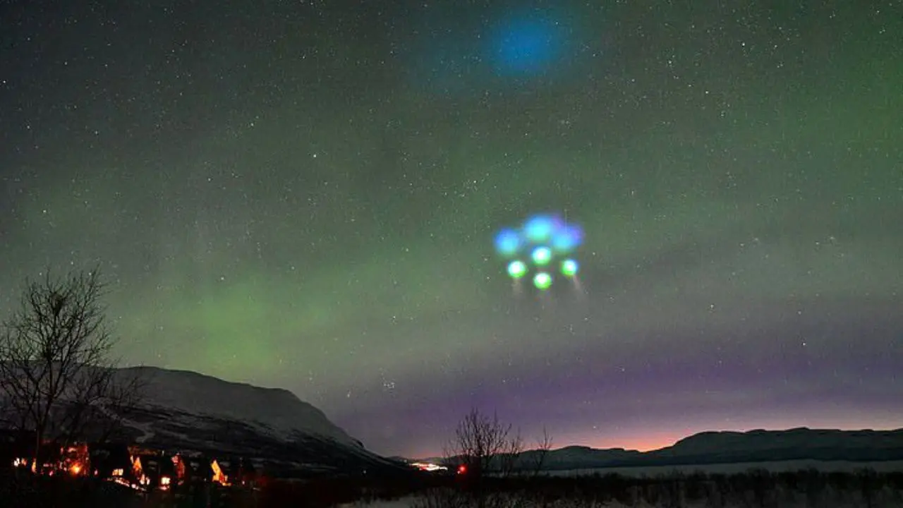 واکنش ناسا به وجود نورهای عجیب در آسمان قطب شمال