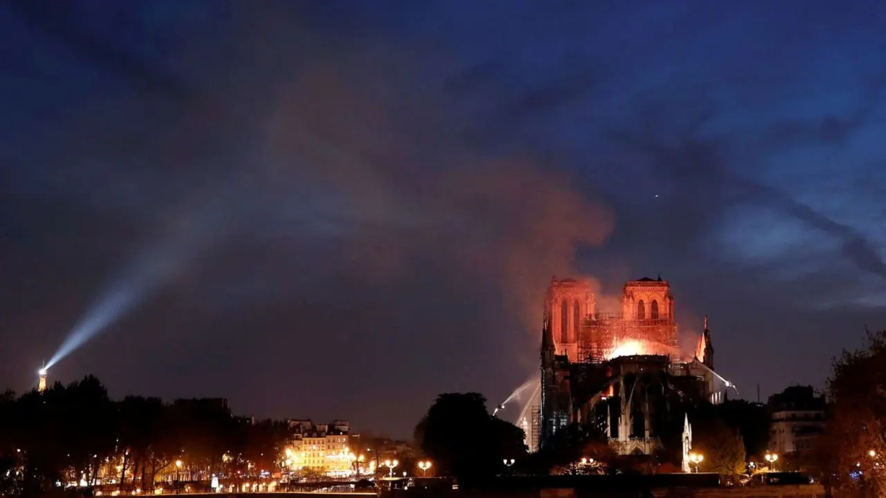 واکنش فوتبالیست‌های بزرگ جهان به آتش‌سوزی کلیسای نتردام