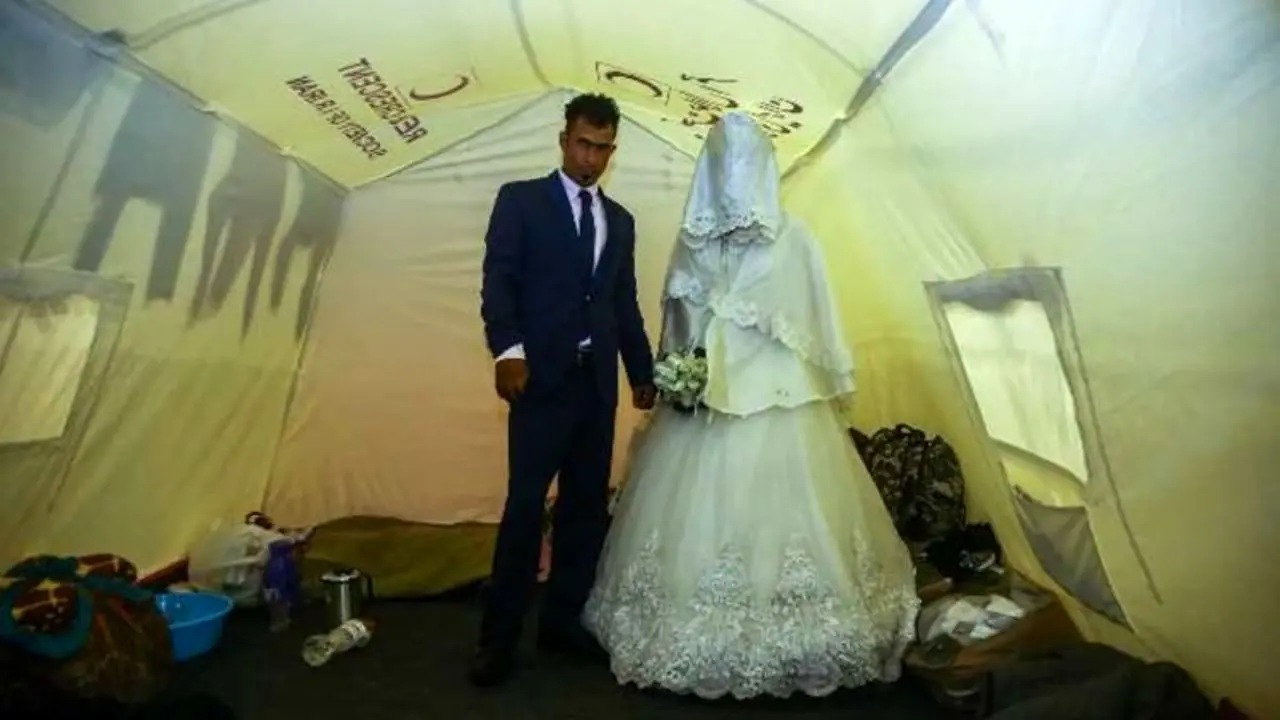 ازدواج‌ زوج خوزستانی روی سیلاب + تصاویر