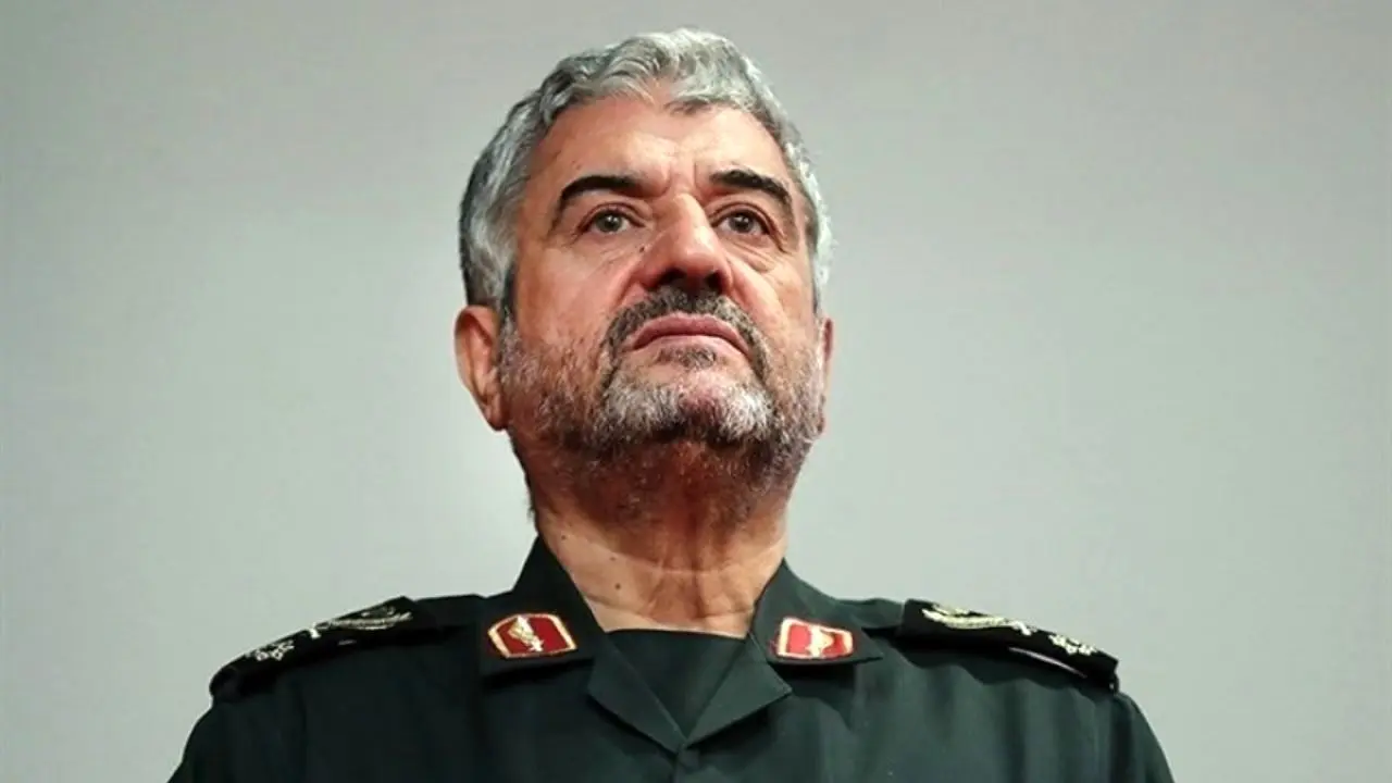 ارتش از مولفه‌های دفاعی و اقتدار نظام اسلامی ایران است