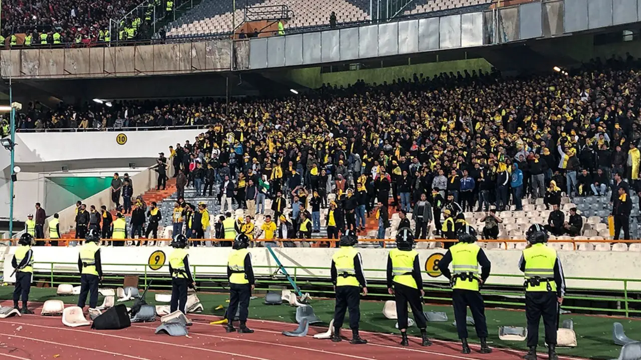 پیگیری حقوقی و قضایی تماشاگران خاطی دیدار پرسپولیس- سپاهان