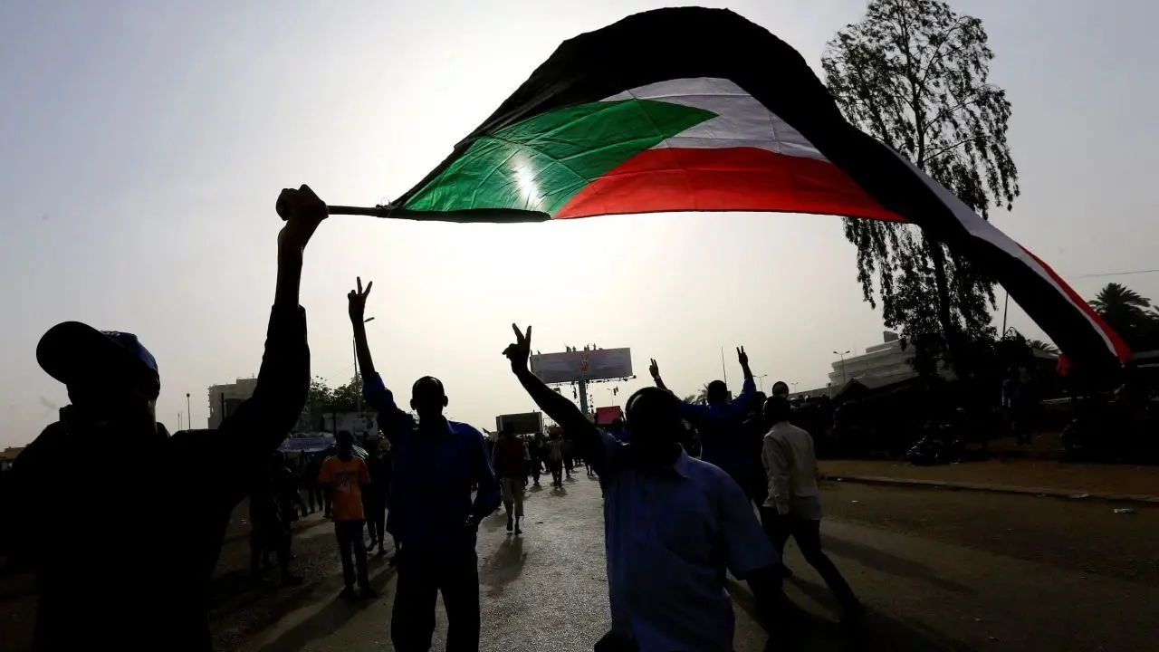 مخالفان الجزایر خواستار تمدید شش‌ماهه دوره انتقالی شدند