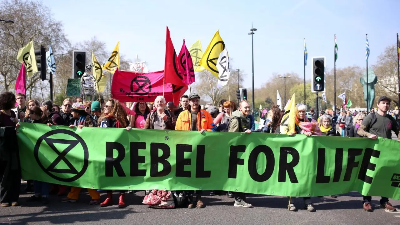 بازداشت بیش از 830 نفر در اعتراضات محیط‌زیستی در لندن