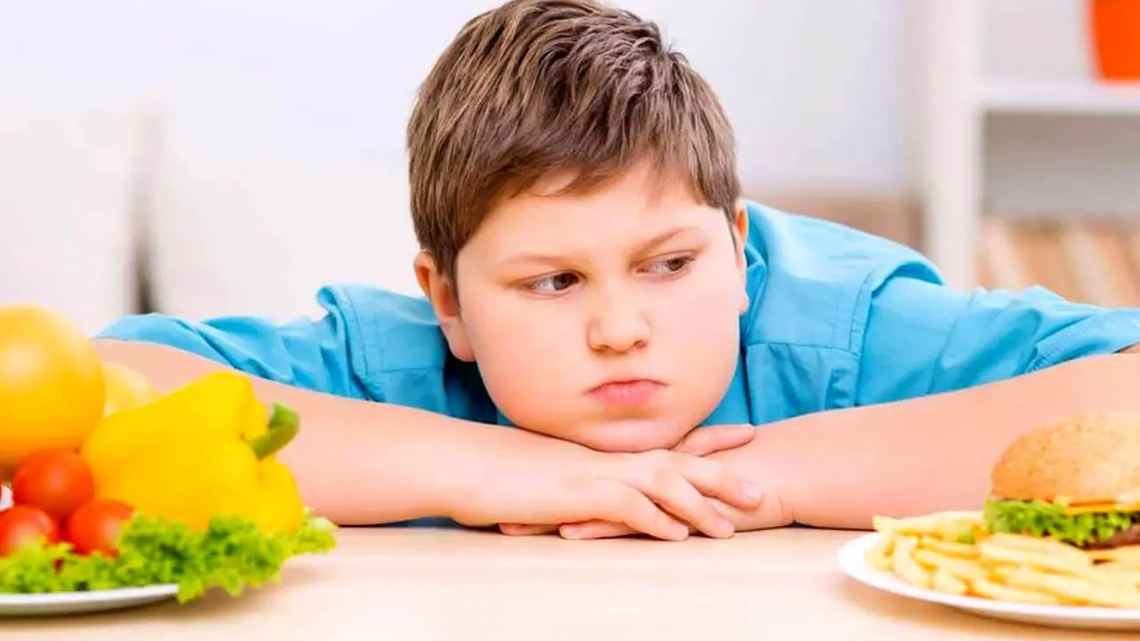 کودکان چاق، بیشتر افسرده می‌شوند/ ارتباط مستقیم چاقی با بلوغ زودرس در کودکان