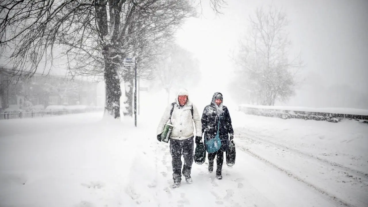 بارش برف در ایتالیا زندگی مردم را مختل کرد + ویدئو