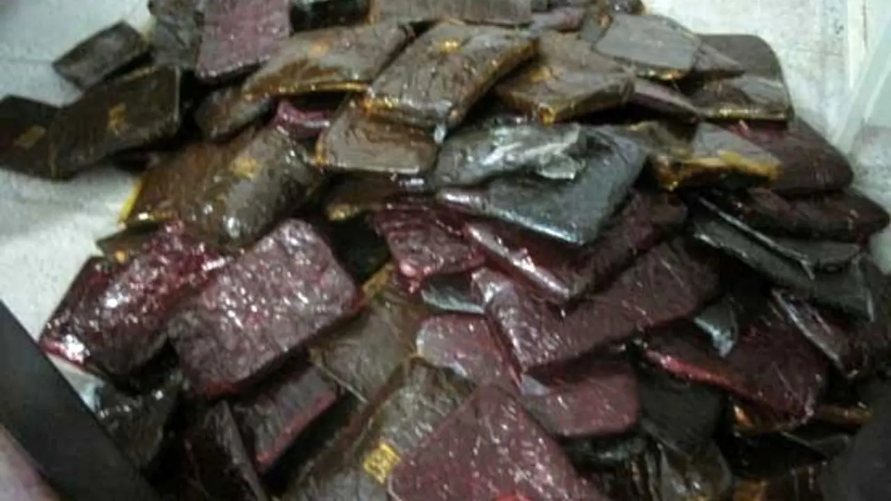 چمدان شکلات‌های تریاکی به آمریکا و انگلستان نرسید