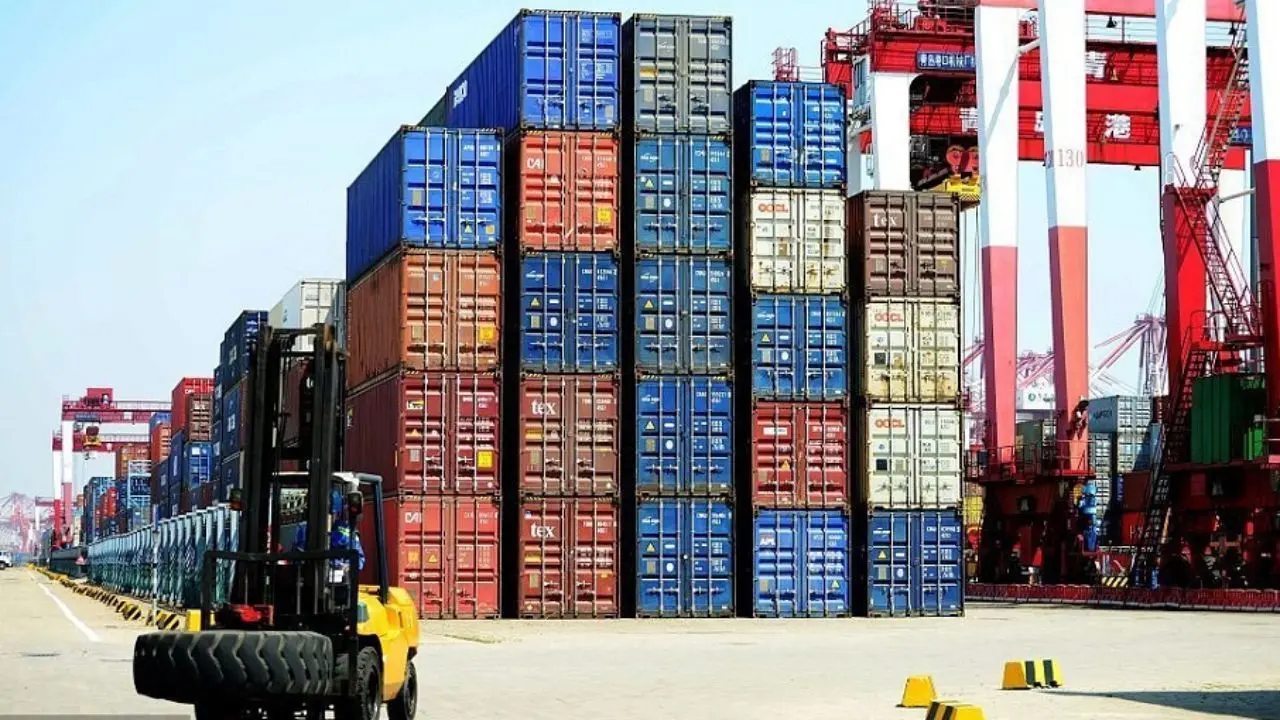 مازاد تجاری چین 31.8 درصد افزایش یافت