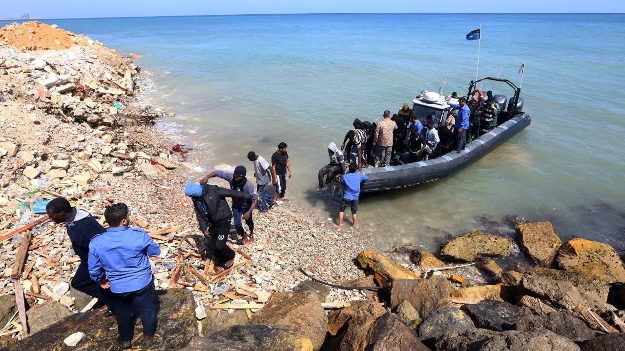 نجات ده‌ها مهاجر غیرقانونی در سواحل لیبی