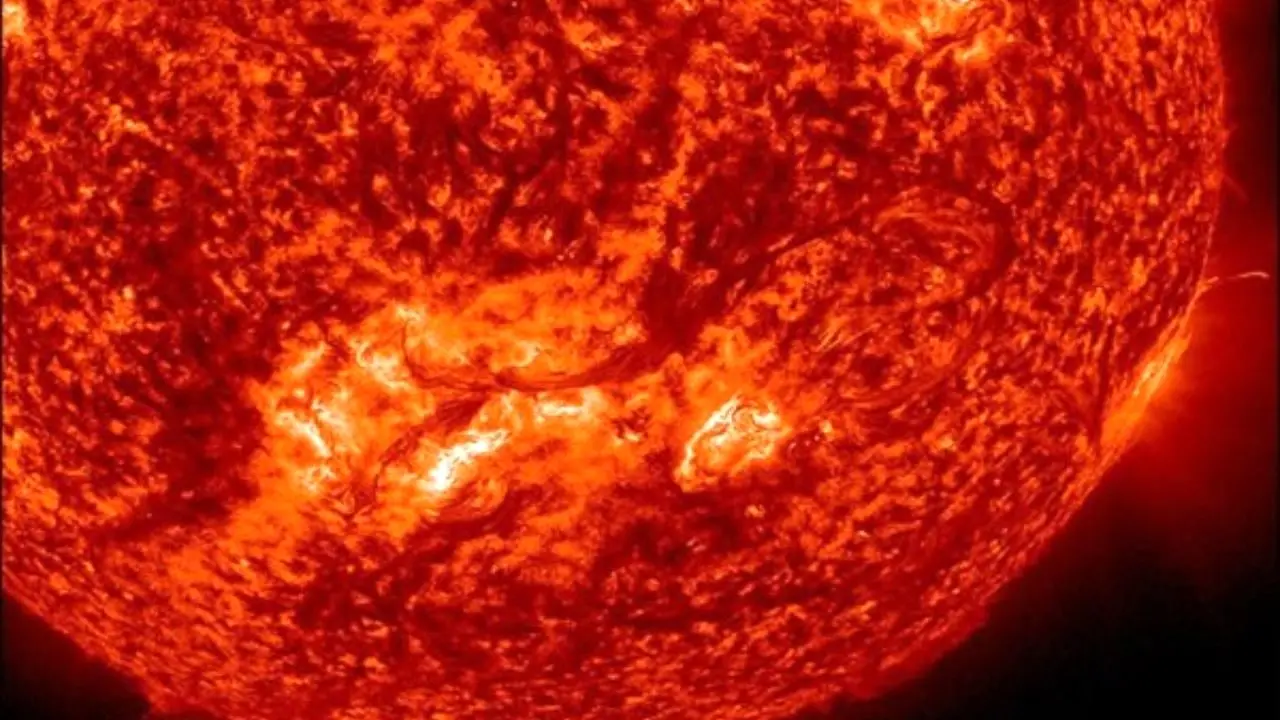 تصویر زنده خورشید از رصدخانه خیام پخش می شود