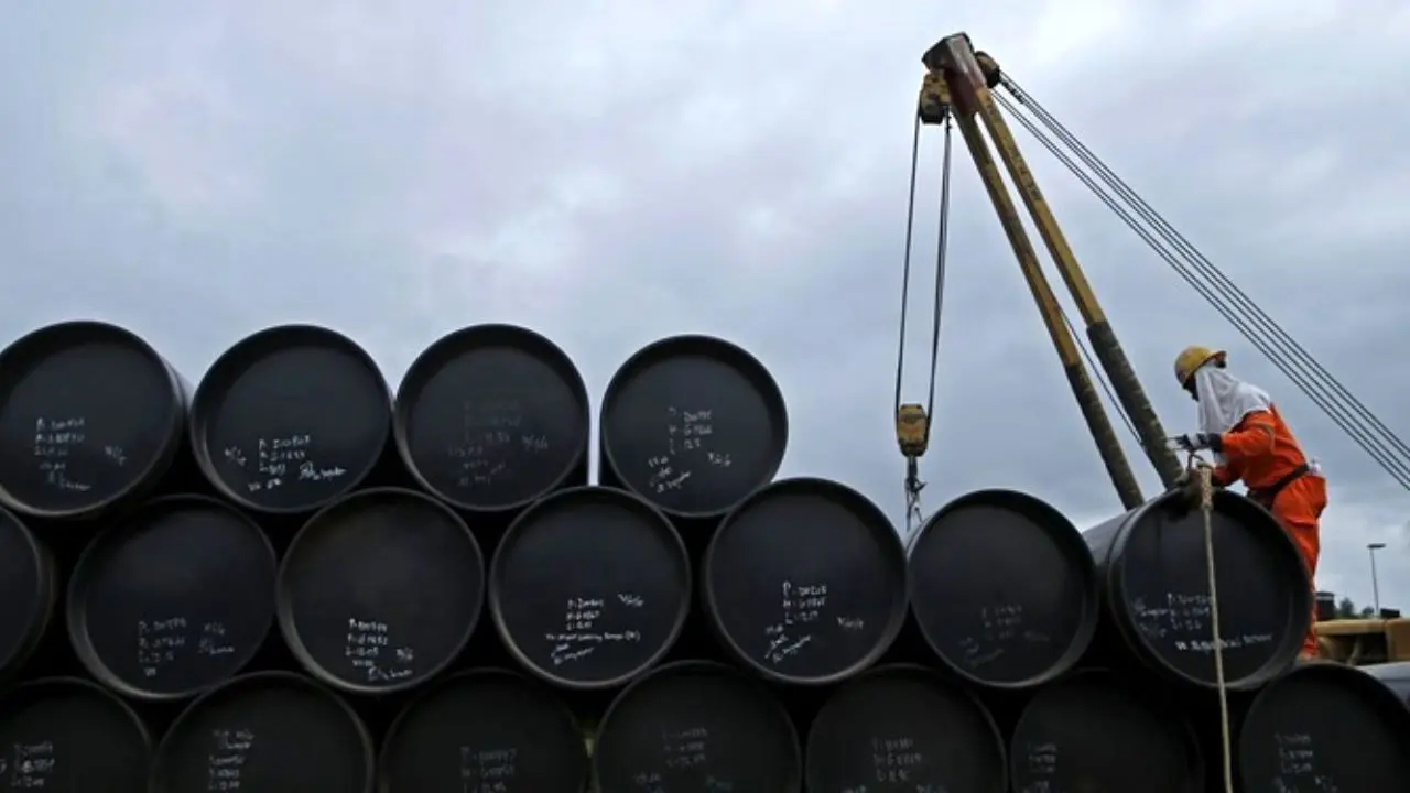 افت قیمت نفت خام با اعلام افزایش غیرمنتظره ذخایر نفت آمریکا
