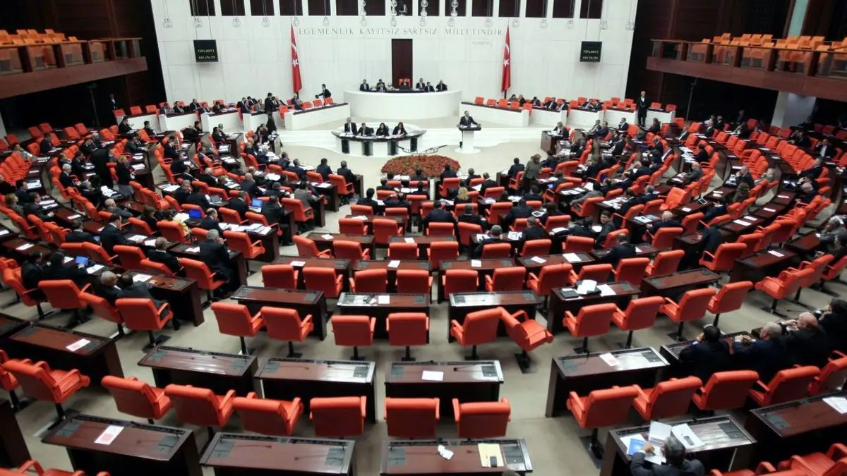 گروگان‌گیری در پارلمان ترکیه ناکام ماند