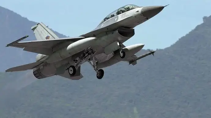 مخالفت رئیس کمیته روابط خارجی سنای آمریکا با ارسال جنگنده‌های اف ۱۶ به ترکیه