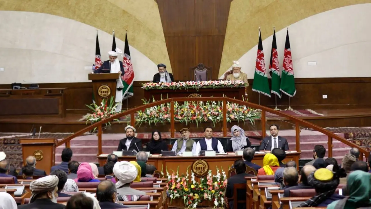 درگیری برای تکیه بر ریاست مجلس افغانستان + ویدئو و تصاویر