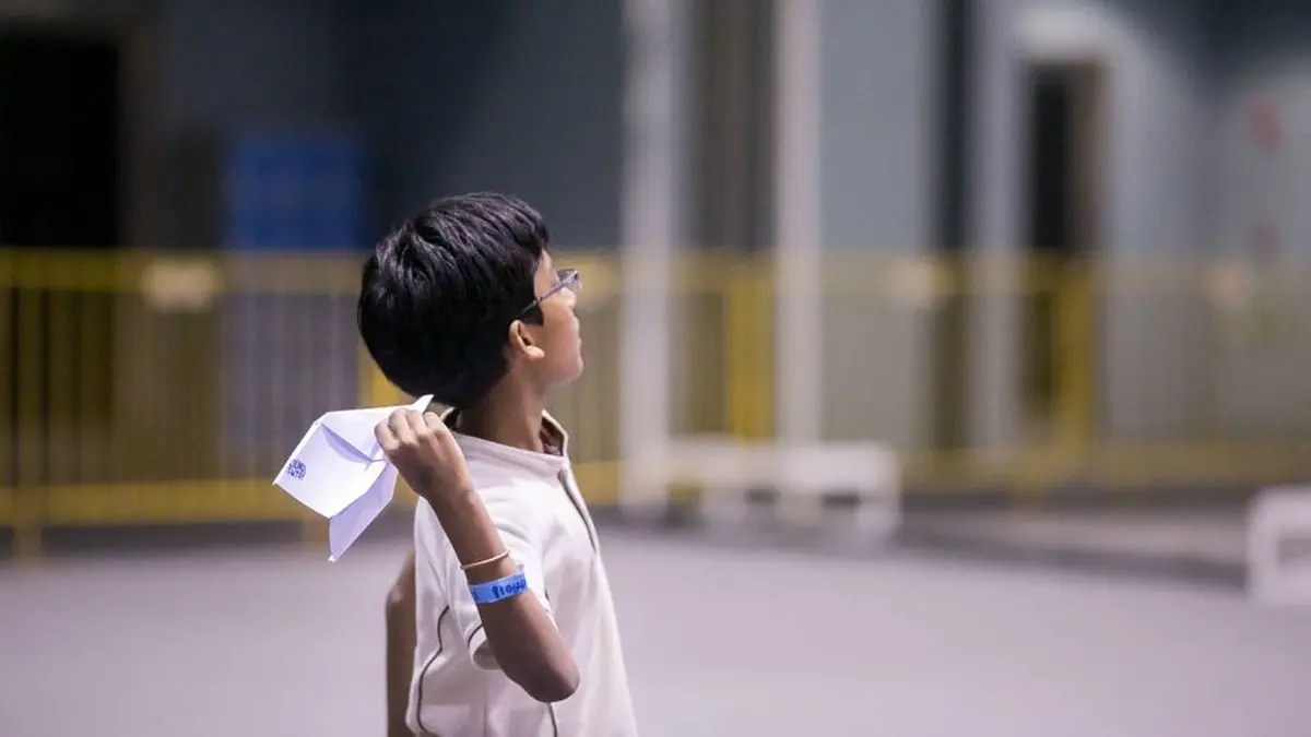 مسابقات قهرمانی ساخت موشک کاغذی + ویدئو