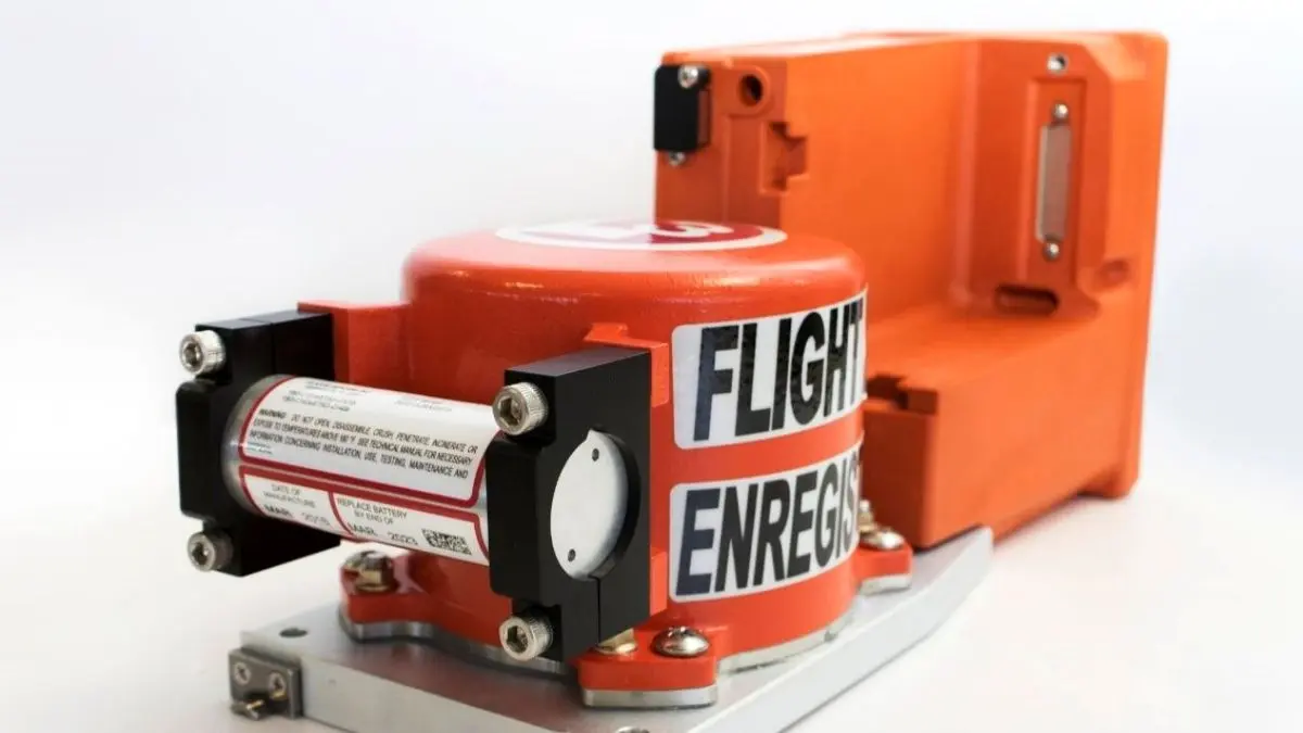 آیا می‌دانید جعبه سیاه هواپیما، نارنجی است؟ + ویدئو
