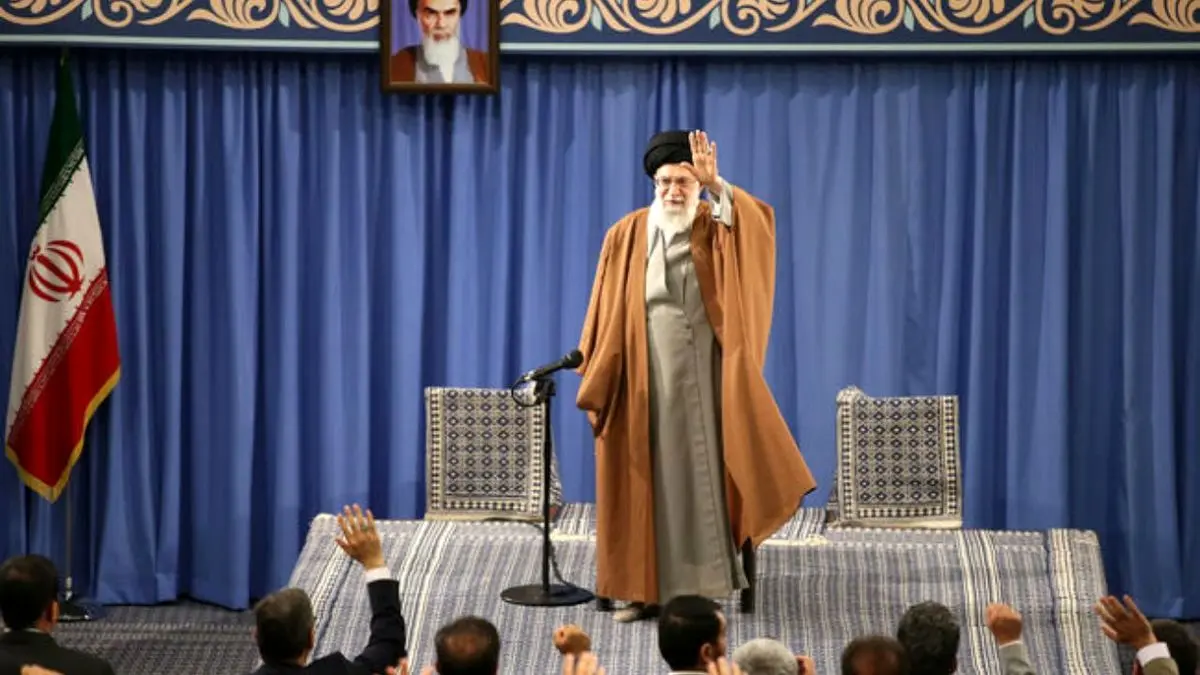 دیدار جمعی از استادان، نخبگان و پژوهشگران دانشگاه‌ها با حضرت آیت الله خامنه‌ای