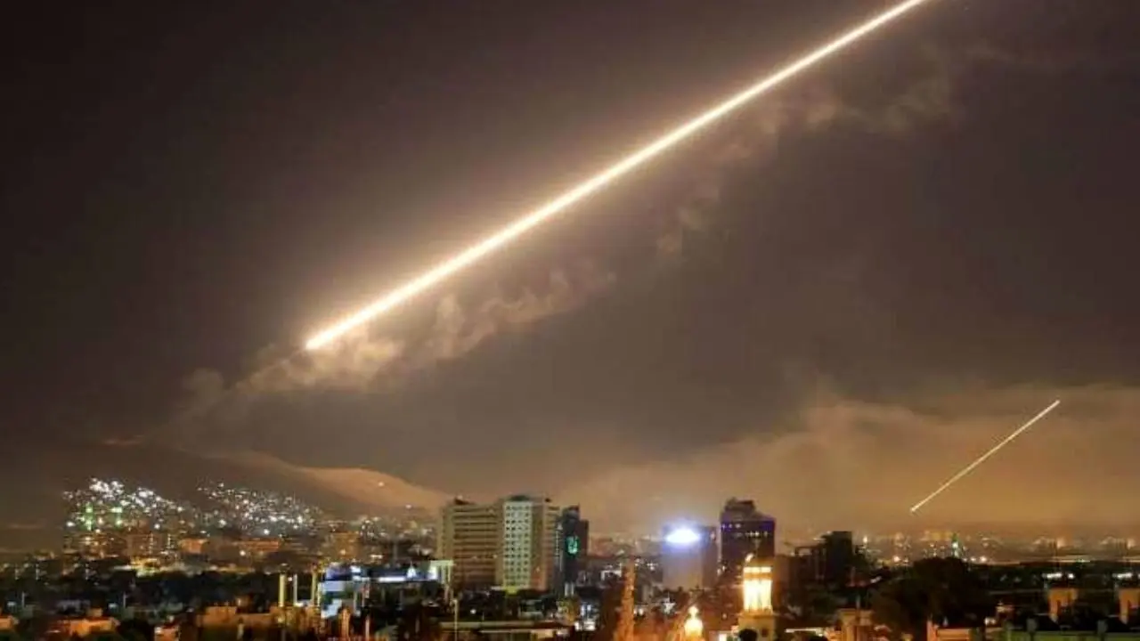 پدافند هوایی سوریه حمله موشکی به حومه دمشق را دفع کرد