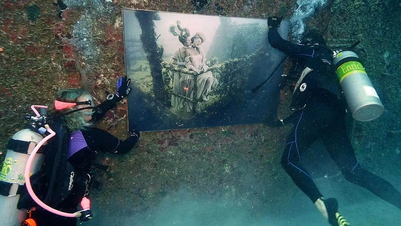 نقاشی‌های هنرمند اتریشی زیر آب به‌نمایش درآمدند