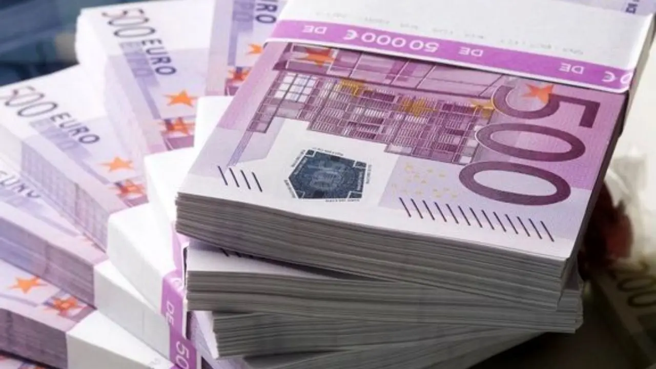 چه تعداد اسکناس یورو در جهان وجود دارد؟