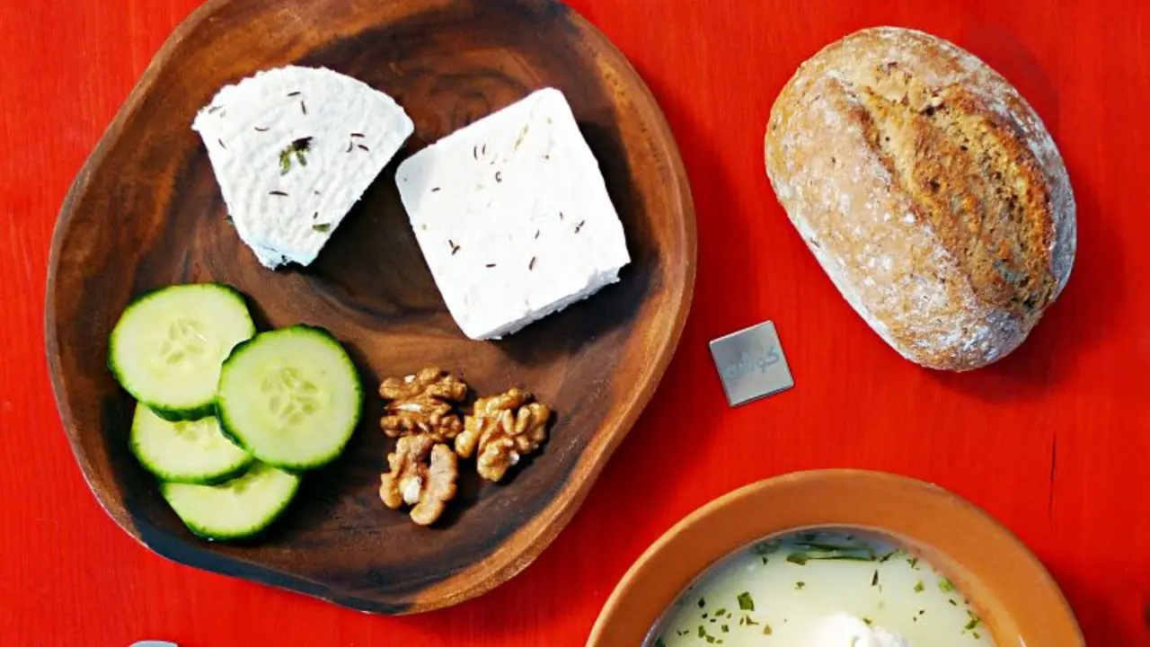 نان و پنیر و دوغ، اصلی‌ترین خوراکی‌های حاوی نمک پنهان سفره‌های ایرانی